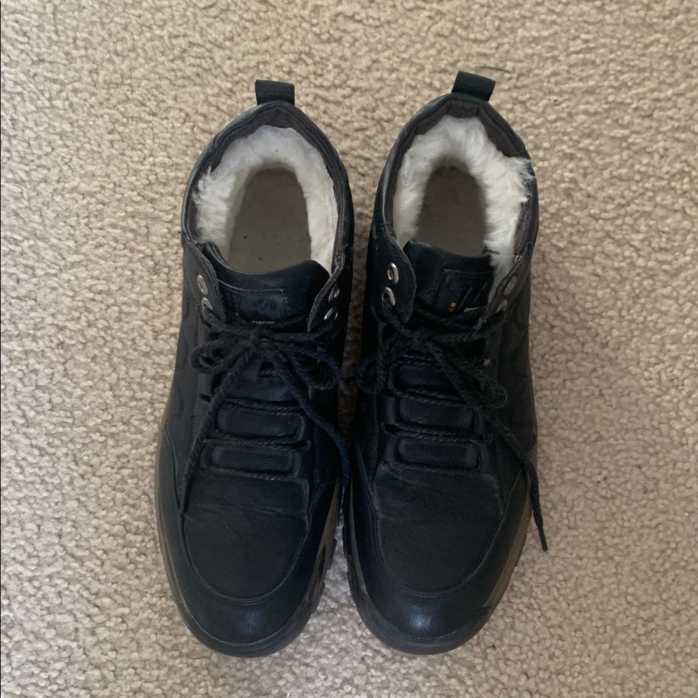Winter warm shoes man, black color